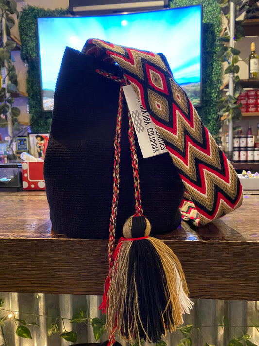 Black color strap Colombian wayuu bag